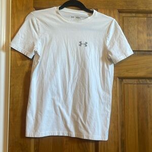 Youth Under Armour heat heat t-shirt.